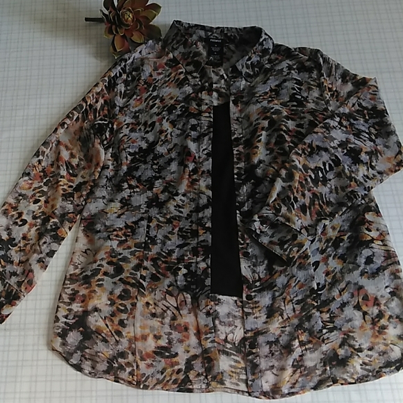 Premise Tops - Premise top size xL color leopard skin latte